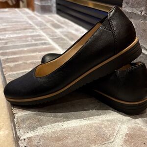 Classic Black Leather Flats for Women - Comfortable Everyday Loafers
